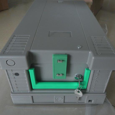 Il BANCOMAT la cassetta di valuta dell'ncr 58XX S1 dei pezzi meccanici con le chiavi del metallo 445-0728451